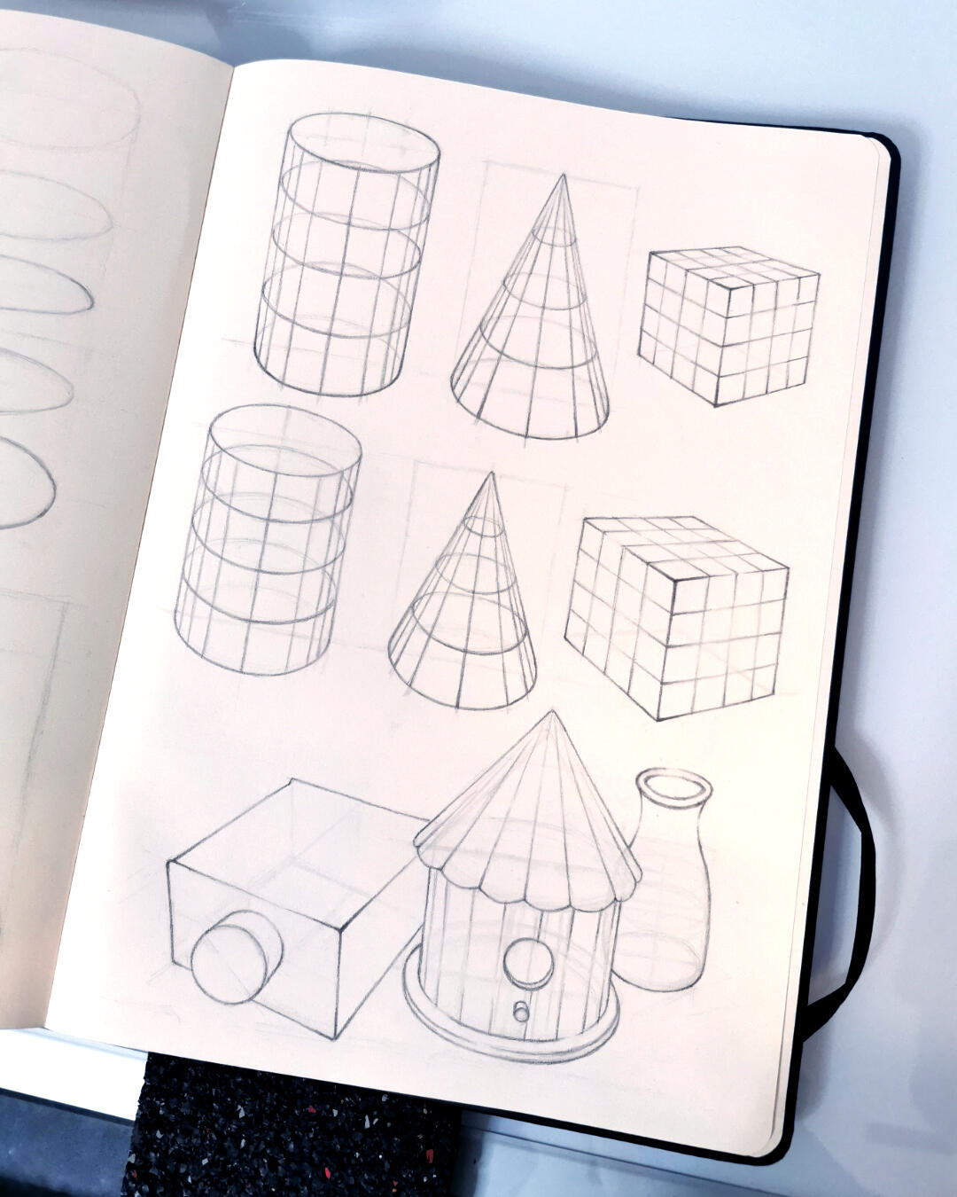 FoDaP: Cross-contours on geometric forms